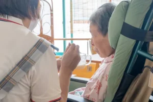 かーさ・びあんかで安全に食事を楽しんでいる様子